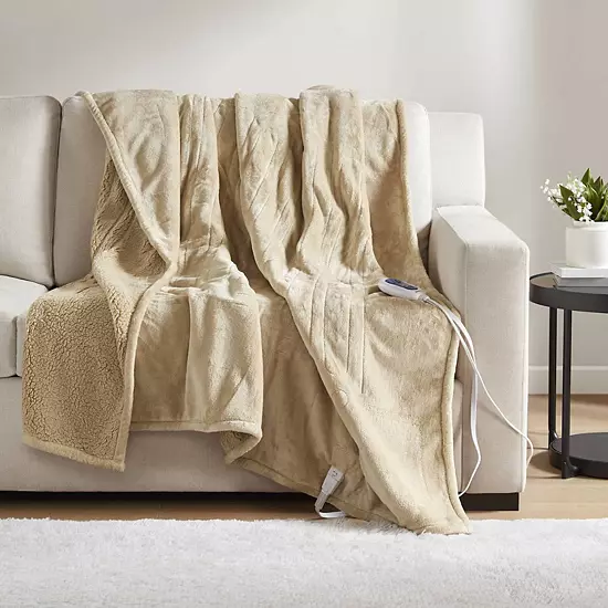 Beautyrest Oversized Reversible Microlight To Berber Electric Heated Throw Blanket 2 Beautyrest Oversized Reversible Microlight To Berber Electric Heated Throw Blanket - Image 2