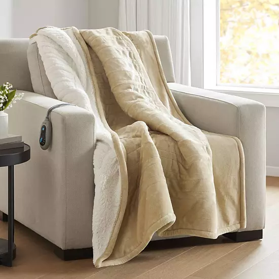 Beautyrest Oversized Reversible Microlight To Berber Electric Heated Throw Blanket 3 Beautyrest Oversized Reversible Microlight To Berber Electric Heated Throw Blanket - Image 3