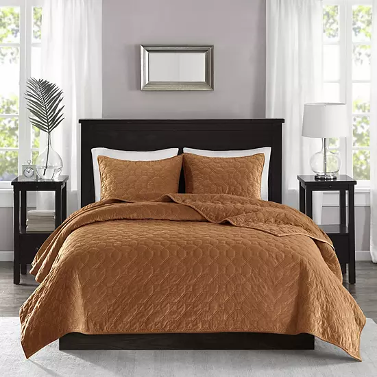 Madison Park Emery 3-Piece Velvet Quilt Set With Shams 13 Madison Park Emery 3-Piece Velvet Quilt Set With Shams - Image 13