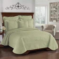 Historic Charleston Charles Matelassé Coverlet -Bedding Shop 2805122 Green