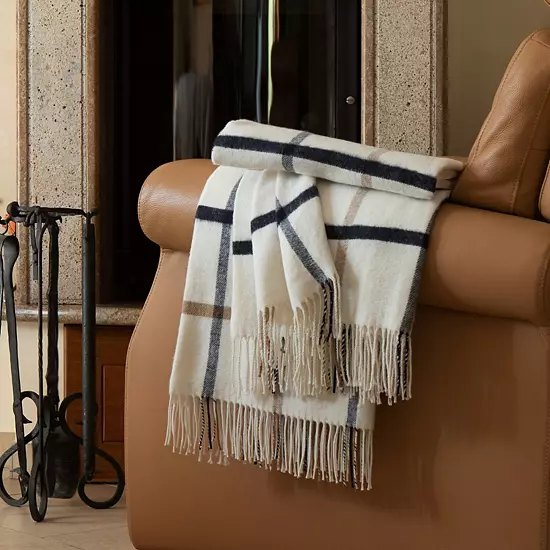 Discover Europe La Limonaia Tessuti Windopane Throw Blanket 4 Discover Europe La Limonaia Tessuti Windopane Throw Blanket - Image 4