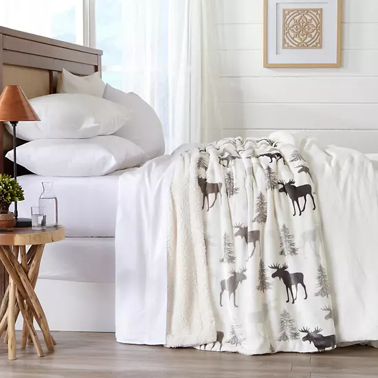 Madelinen® Cielo Berber Velvet Plush Sherpa Blanket 3 Madelinen® Cielo Berber Velvet Plush Sherpa Blanket - Image 3