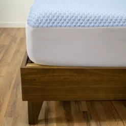 Aere Crystal Cooling Mattress Protector