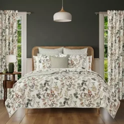 Royal Court Evergreen Quilt Set With Shams
