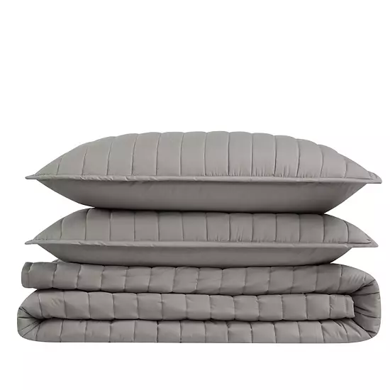 Brooklyn Loom 3-Piece Oversized Cotton Percale Quilt Set 2 Brooklyn Loom 3-Piece Oversized Cotton Percale Quilt Set - Image 2