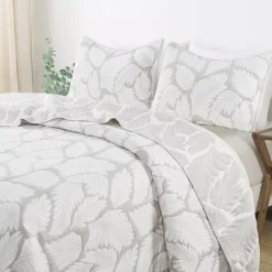 Serenta Matelasse Jacquard Leaf Print Quilt With Shams -Bedding Shop 7142238 ALT2