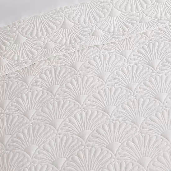 Draper James Davenport White Coverlet Or Sham 4 Draper James Davenport White Coverlet Or Sham - Image 4