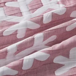 Madelinen Reversible Snowflake Matelassé Quilt Set With Shams -Bedding Shop 7182950 ALT2