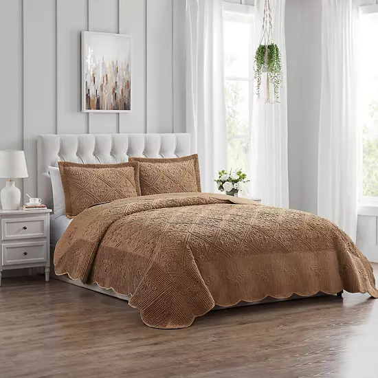 VCNY Home Westland Quilted Plush Bedspread Set 2 VCNY Home Westland Quilted Plush Bedspread Set - Image 2