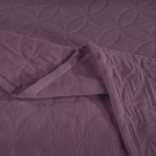 SUPERIOR Serenity Matelasse Weave Jacquard Celtic Circle Bedspread And Sham Set 8 SUPERIOR Serenity Matelasse Weave Jacquard Celtic Circle Bedspread And Sham Set - Image 8