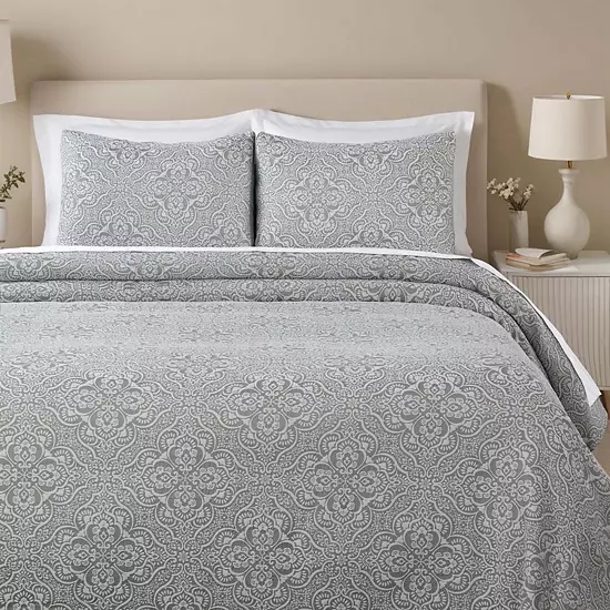 SUPERIOR Enzy Medium Weight Medallion Matelasse Quilt & Sham Set 10 SUPERIOR Enzy Medium Weight Medallion Matelasse Quilt & Sham Set - Image 10