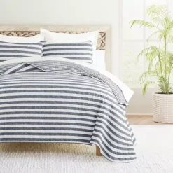 Home Collection Classic Stripe Reversible All Season Down-Alternative Quilt Set